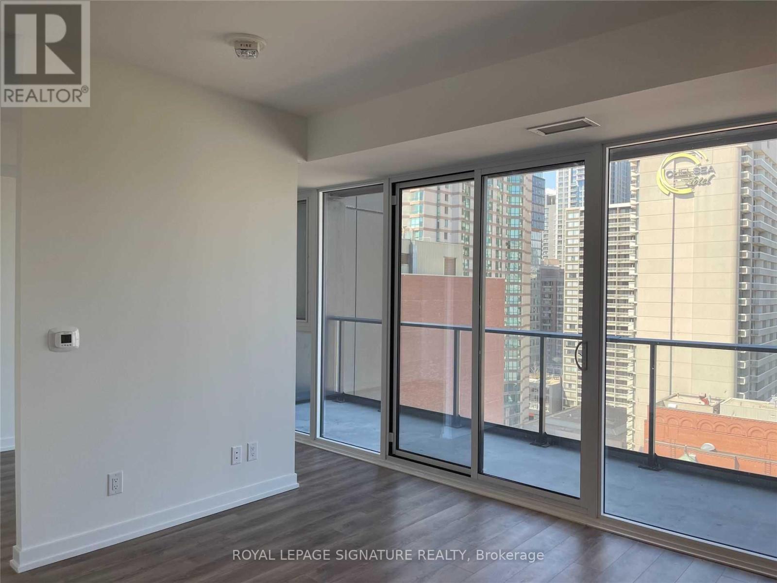 1301 - 20 Edward Street, Toronto, Ontario  M5G 0C5 - Photo 4 - C13868220