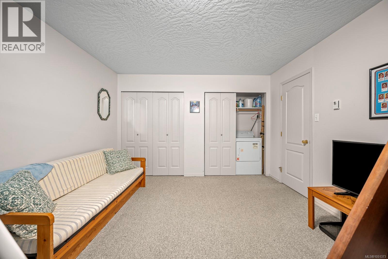 C 828 Washington Way