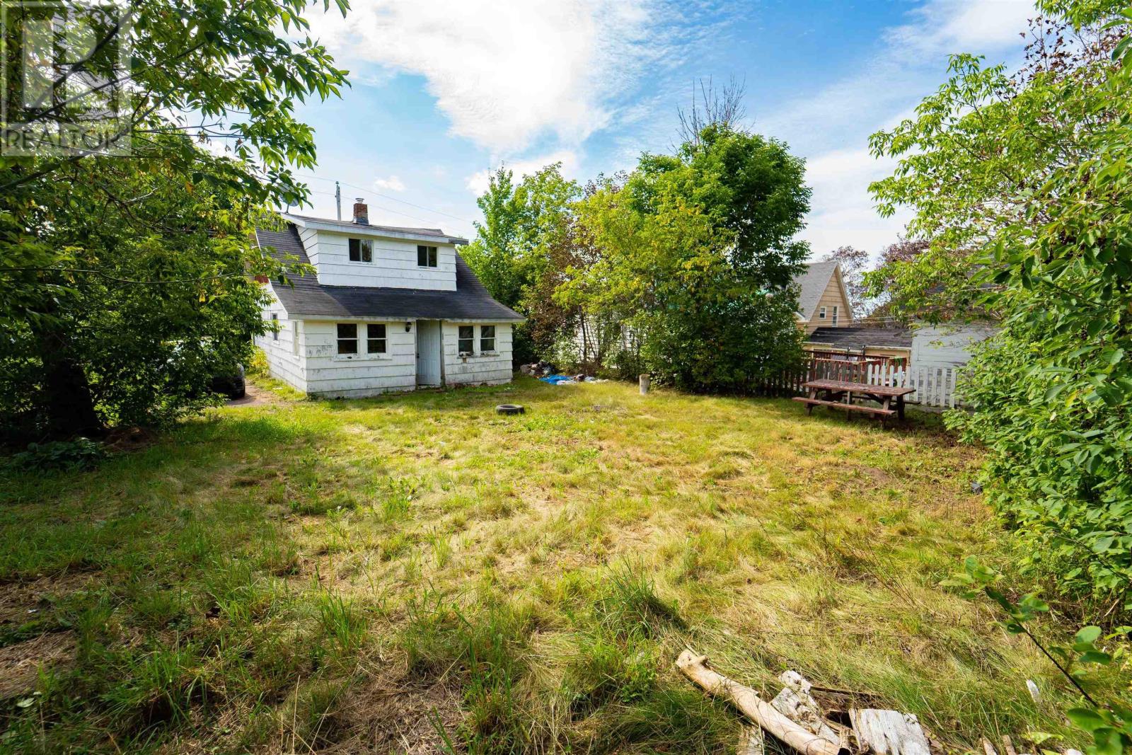 24 Pleasant Street, Springhill, Nova Scotia  B0M 1X0 - Photo 9 - 202625251