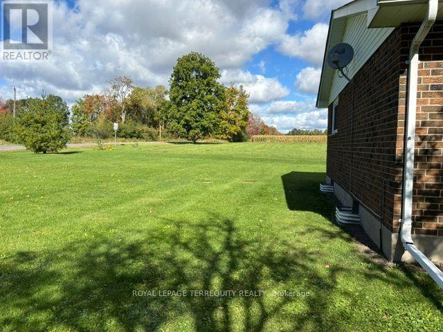 320 Myrtle Road E, Whitby, Ontario  L1H 7K4 - Photo 3 - E13868084