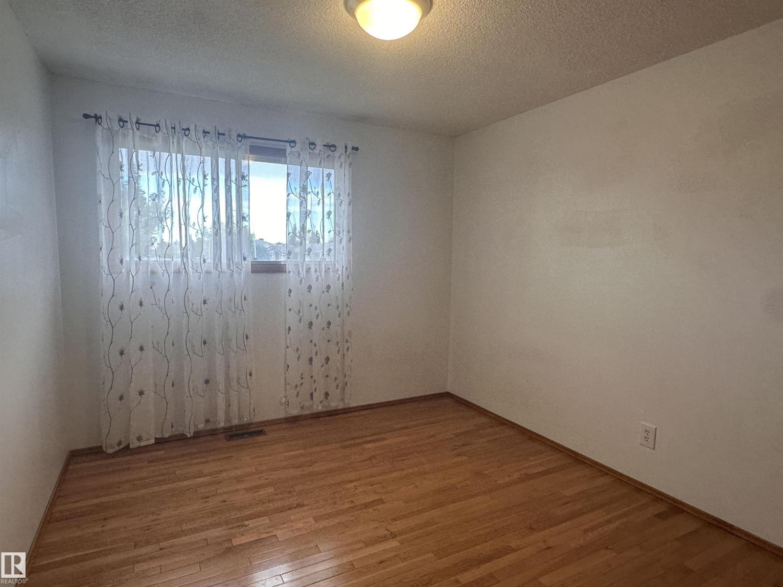 10647 106 ST