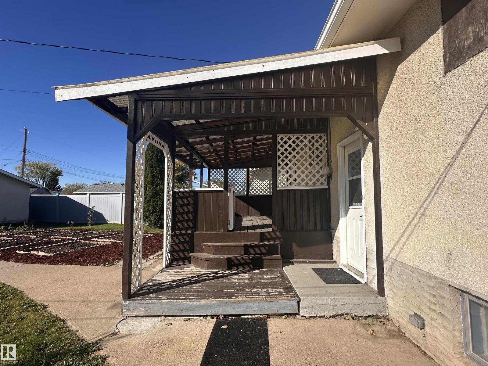 10647 106 ST