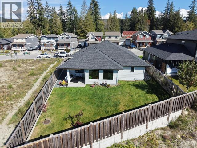 7295 EDGEHILL CRESCENT