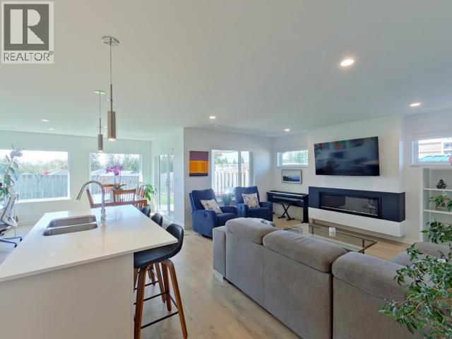 7295 EDGEHILL CRESCENT