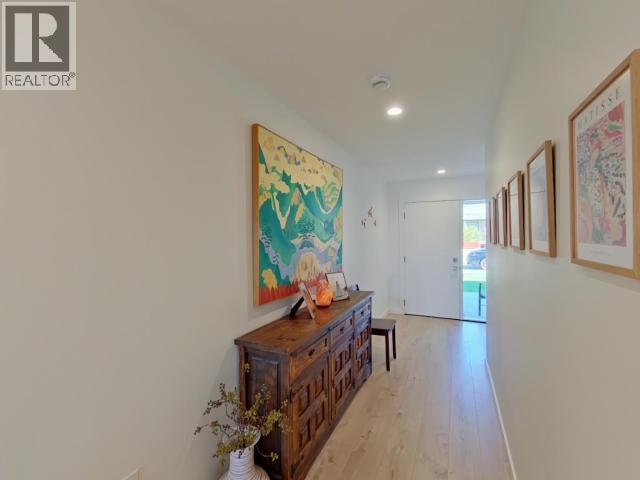 7295 EDGEHILL CRESCENT
