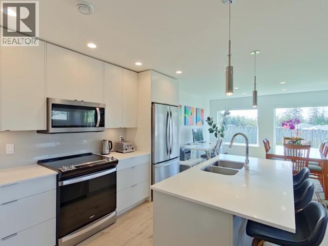 7295 EDGEHILL CRESCENT