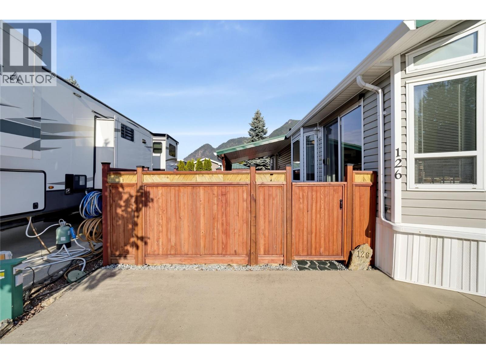 1383 Silver Sands Road Unit# 126, Sicamous, British Columbia  V0E 2V4 - Photo 3 - 10401917