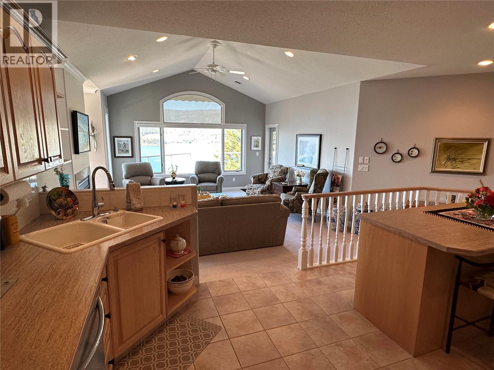 83 Peregrine Way Unit# 27, Vernon, British Columbia  V1H 1E9 - Photo 34 - 10402560