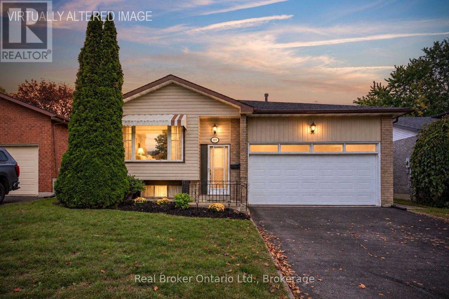 919 EXETER STREET, Oshawa, Ontario