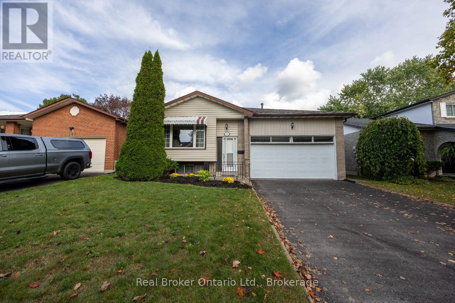 919 Exeter Street, Oshawa, Ontario  L1G 6R9 - Photo 2 - E13868334