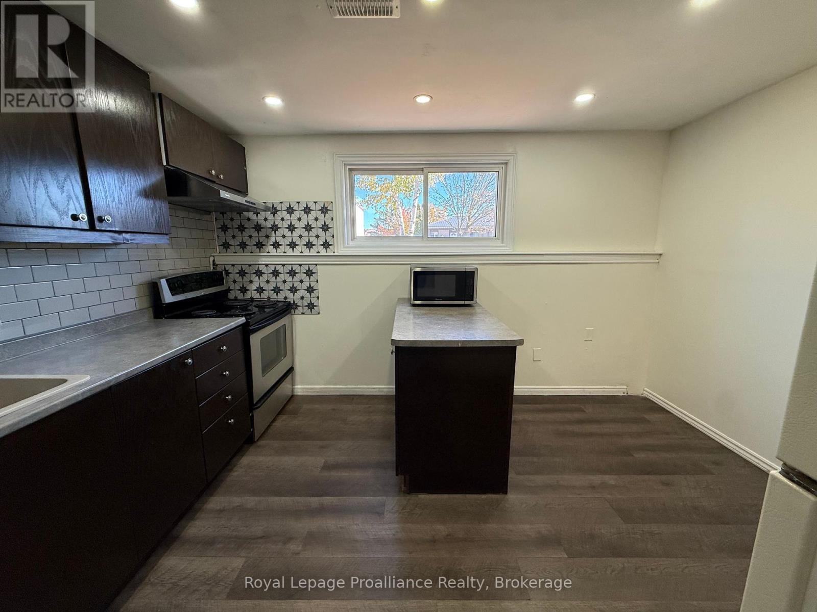 Lower Unit - 939 Dainard Drive, Peterborough, Ontario  K9K 2A7 - Photo 3 - X13868360