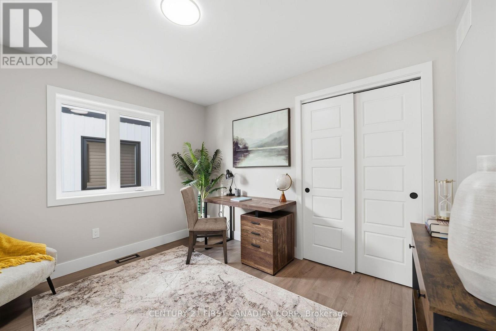 29 Sheldabren Street, North Middlesex, Ontario  N0M 1A0 - Photo 7 - X13868482