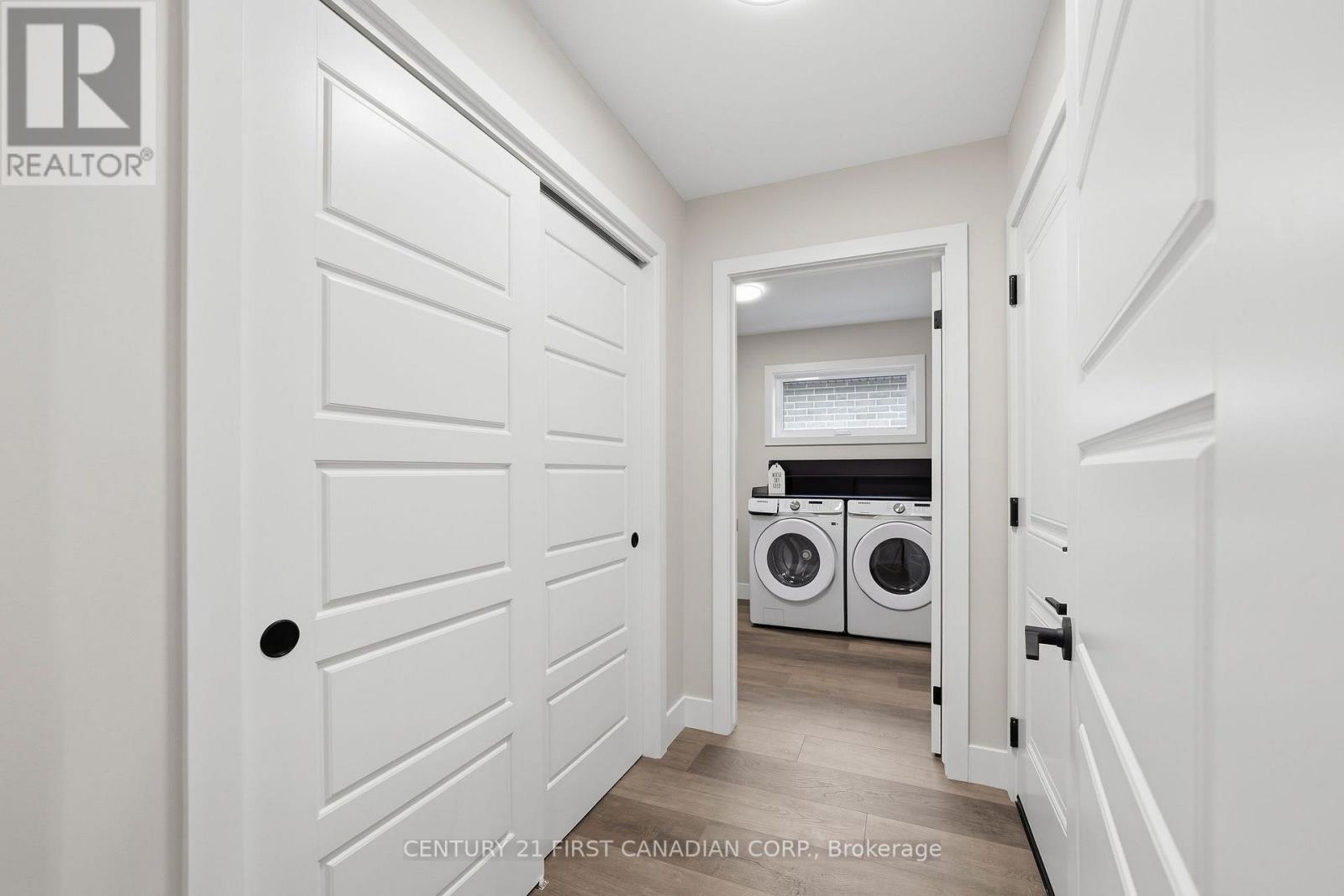 29 Sheldabren Street, North Middlesex, Ontario  N0M 1A0 - Photo 8 - X13868482