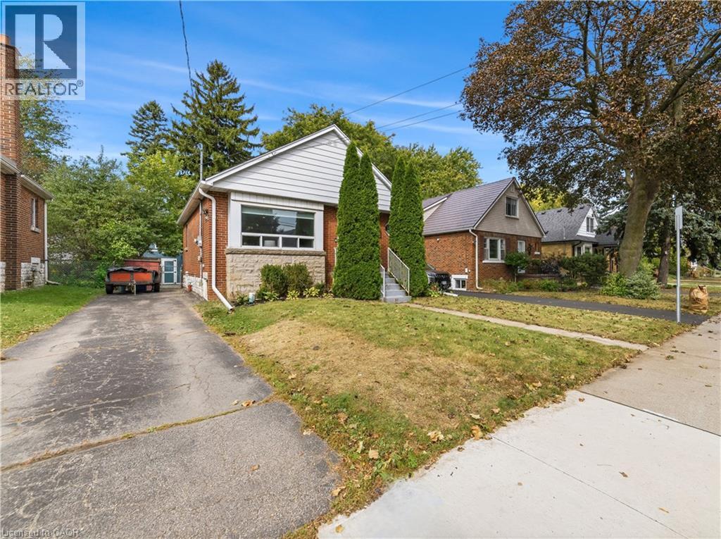 206 East 19th Street, Hamilton, Ontario  L9A 4S5 - Photo 2 - 40866082