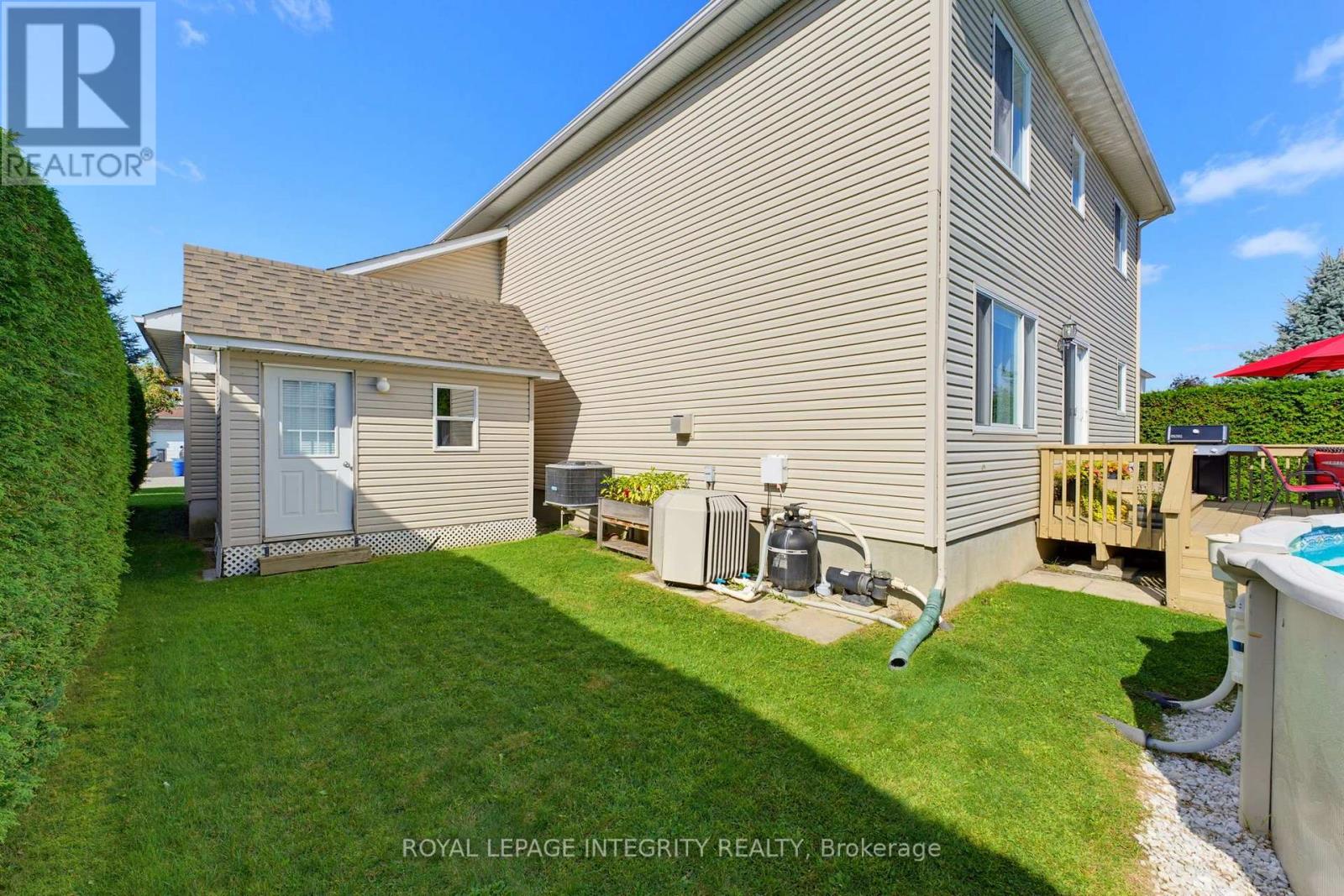 20 Merlin Street, Russell, Ontario  K0A 1W0 - Photo 36 - X13868488