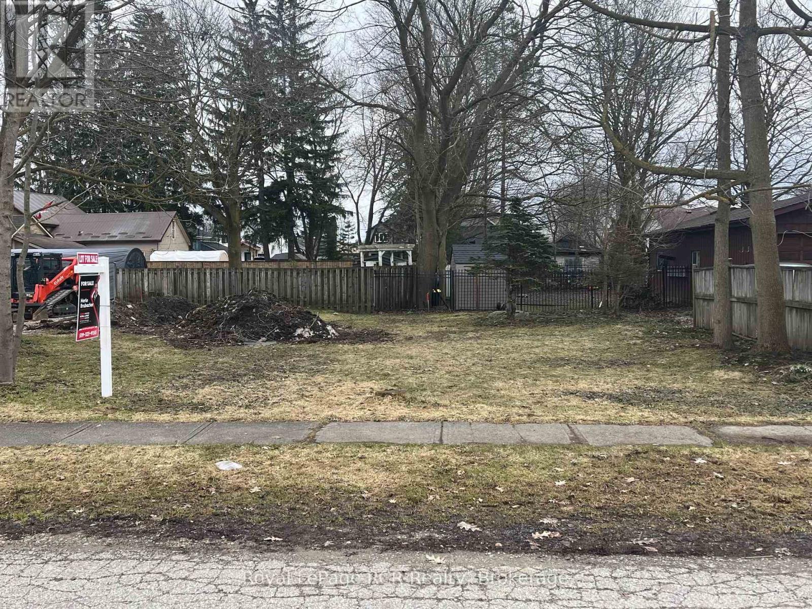 240 CUMBERLAND STREET, Minto, Ontario