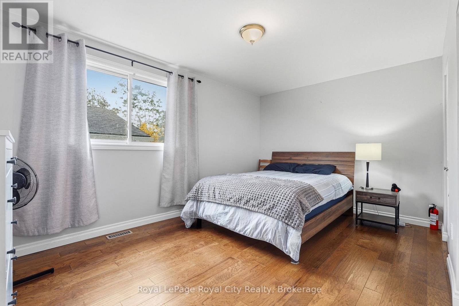 Upper - 37 Mcilwraith Crescent, Guelph, Ontario N1E 6J4 - Photo 15 - X13868496