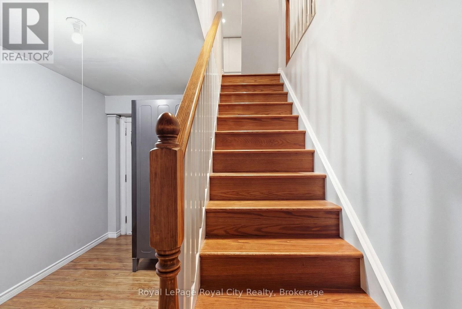 Upper - 37 Mcilwraith Crescent, Guelph, Ontario N1E 6J4 - Photo 23 - X13868496