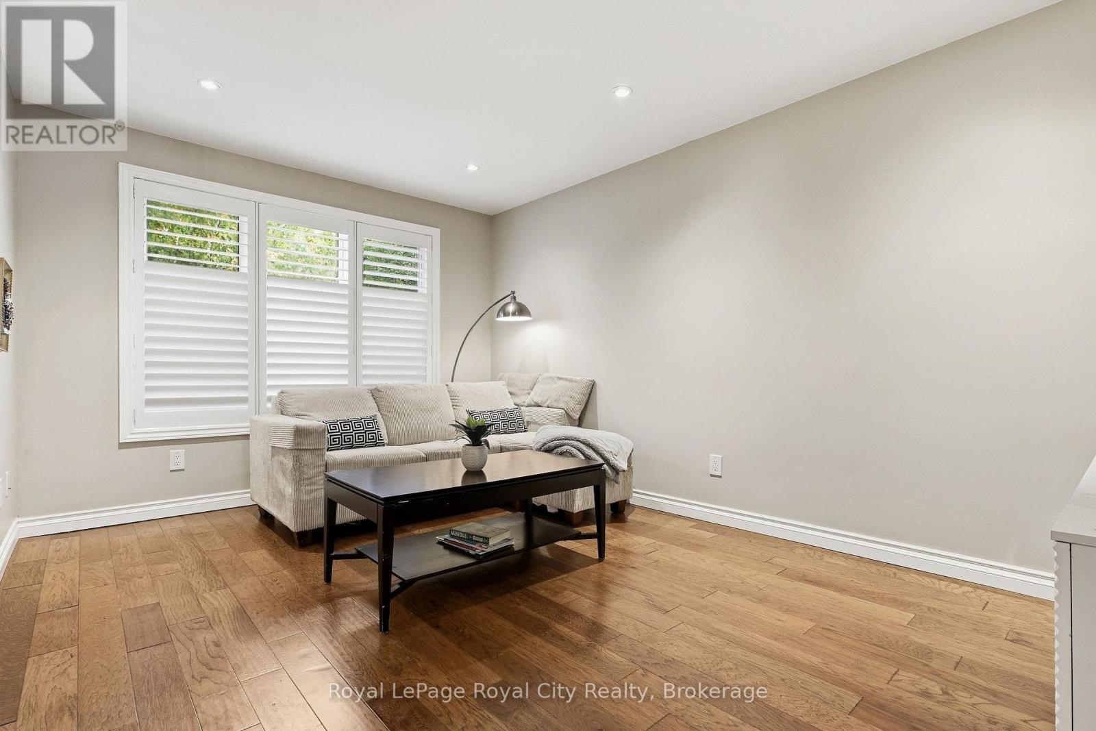 Upper - 37 Mcilwraith Crescent, Guelph, Ontario N1E 6J4 - Photo 4 - X13868496