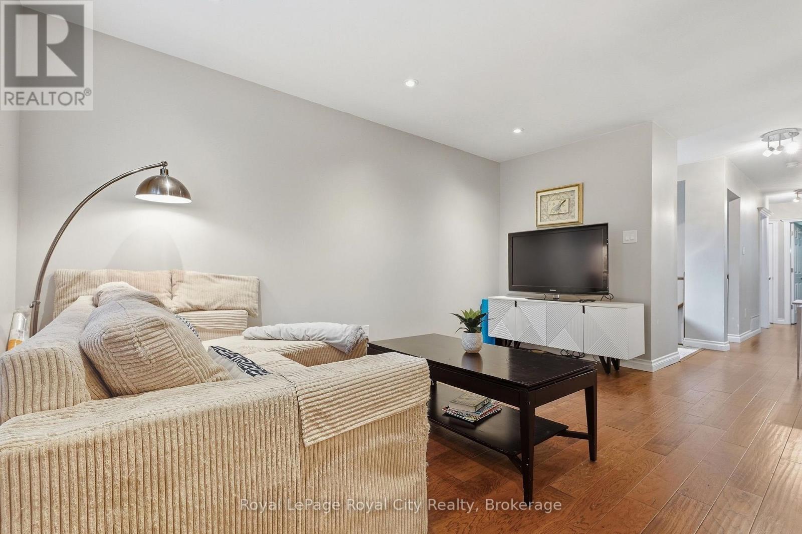 Upper - 37 Mcilwraith Crescent, Guelph, Ontario N1E 6J4 - Photo 5 - X13868496