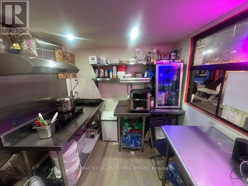 3 - 335 YONGE STREET, Toronto, Ontario