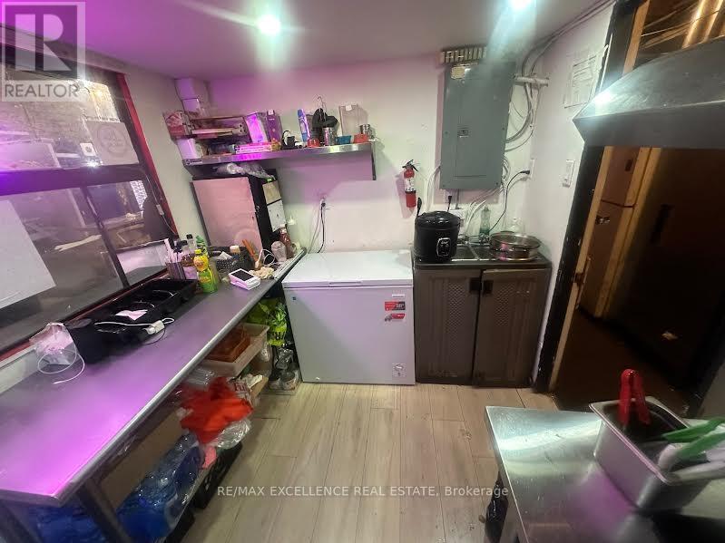 3 - 335 Yonge Street, Toronto, Ontario  M5B 1C1 - Photo 4 - C13868402