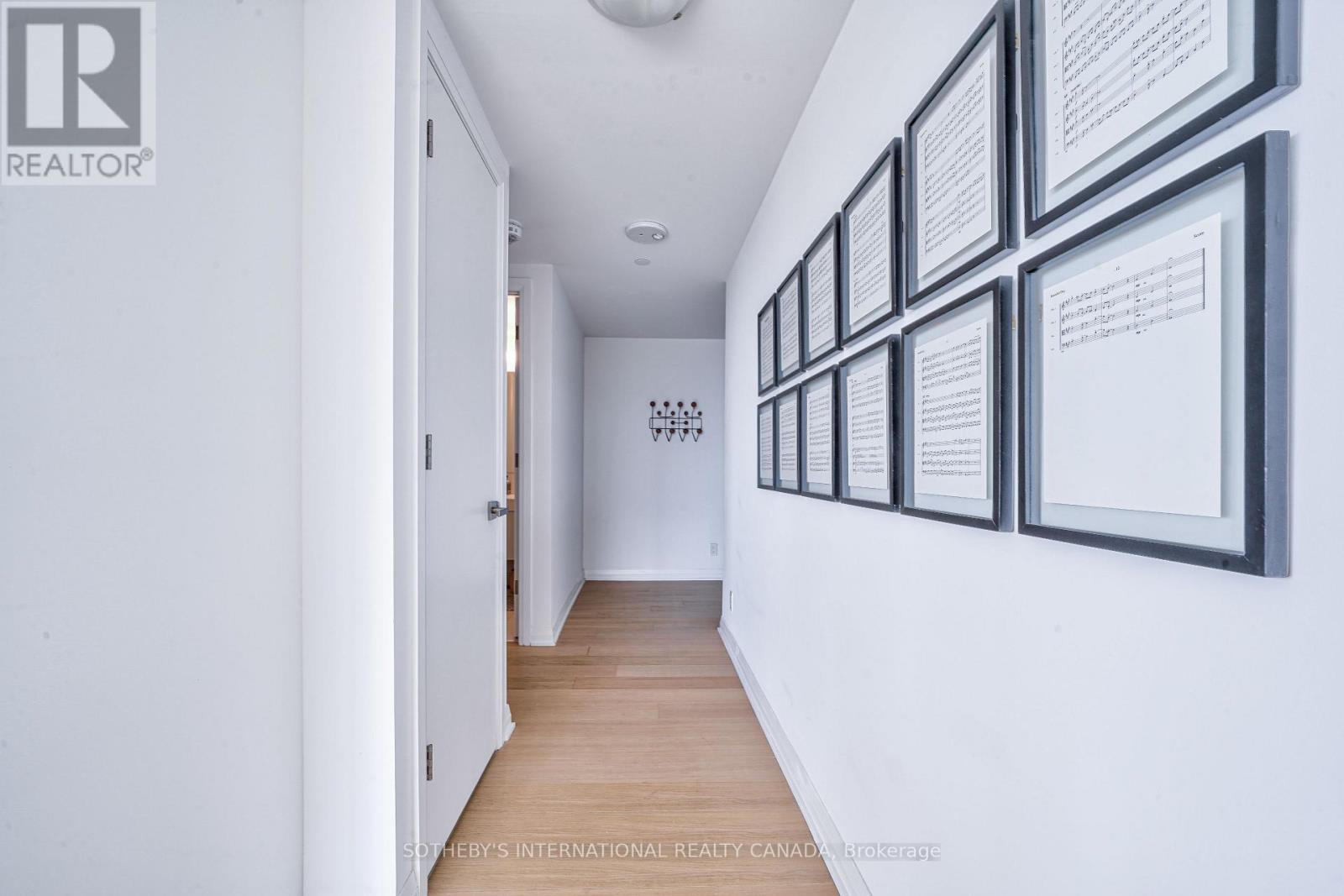 1402 - 99 Foxbar Road, Toronto, Ontario  M4V 0B2 - Photo 10 - C13868450