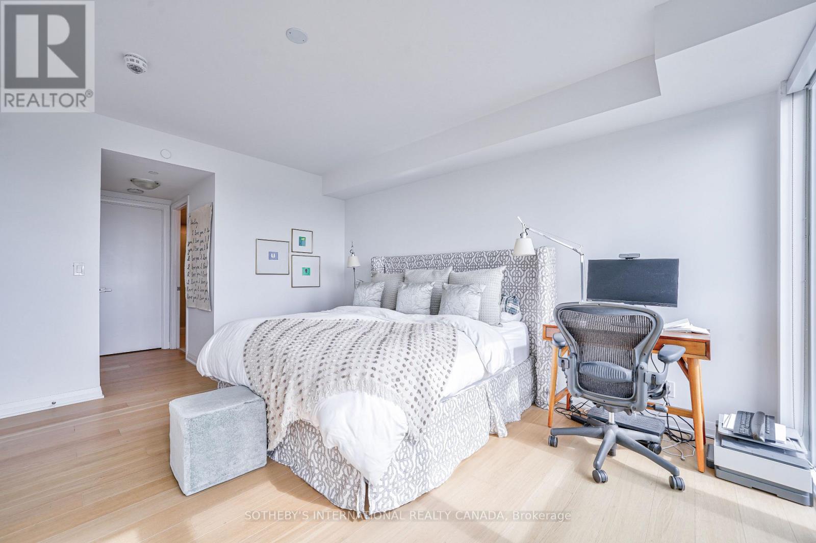 1402 - 99 Foxbar Road, Toronto, Ontario  M4V 0B2 - Photo 13 - C13868450