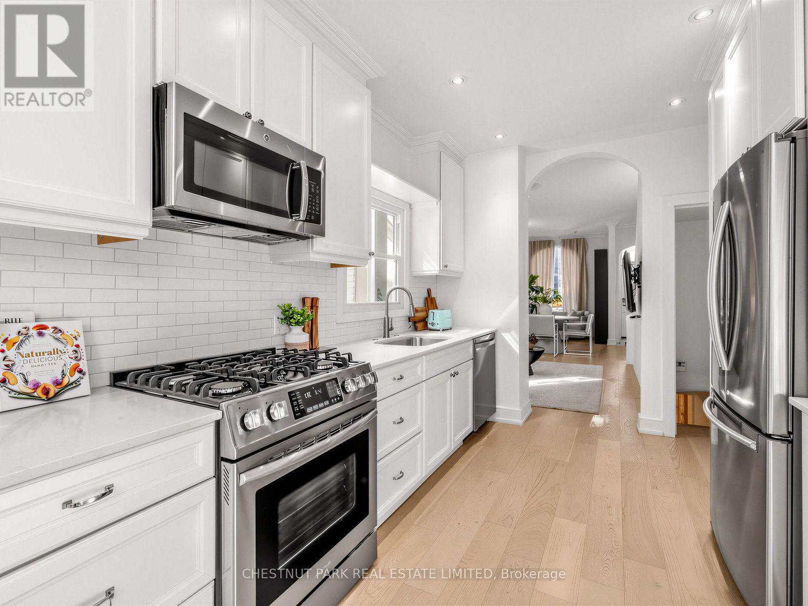 63 Alcorn Avenue, Toronto, Ontario  M4V 1E5 - Photo 16 - C13868462
