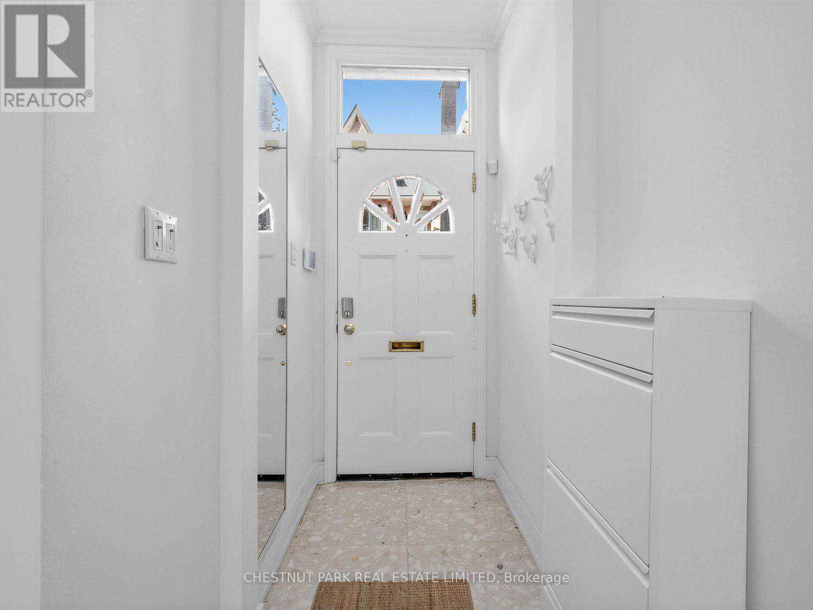 63 Alcorn Avenue, Toronto, Ontario  M4V 1E5 - Photo 3 - C13868462