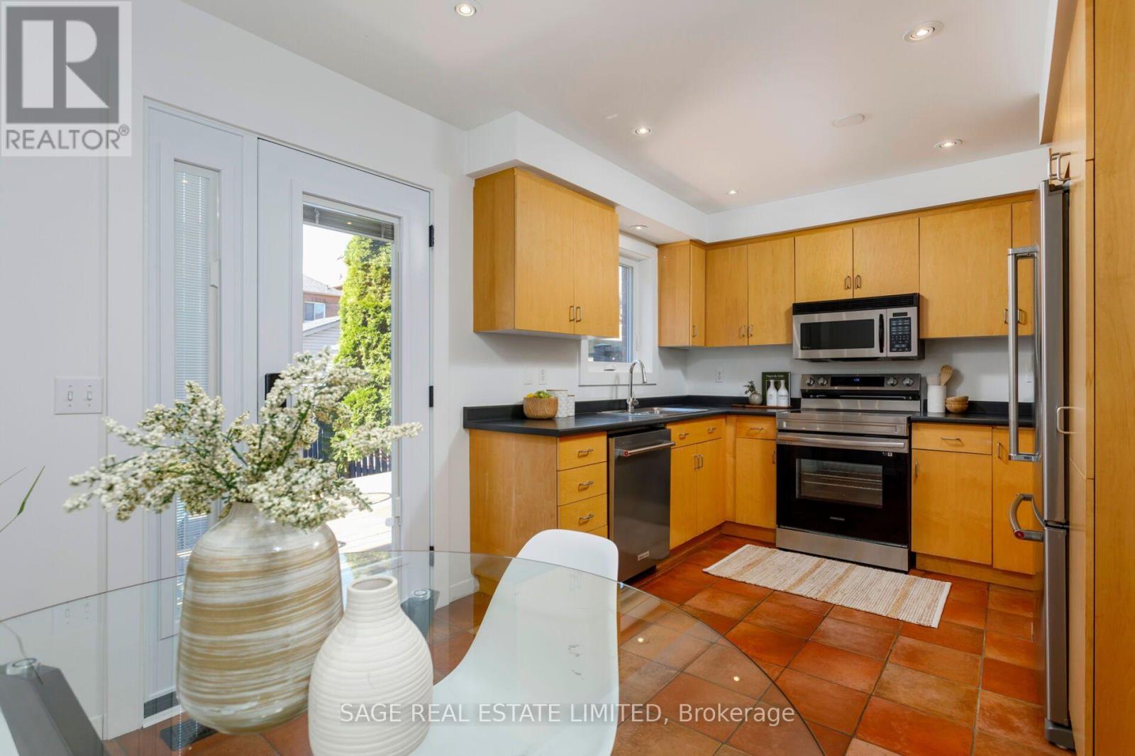 1176 Shaw Street, Toronto, Ontario  M6G 3N6 - Photo 13 - C13868484