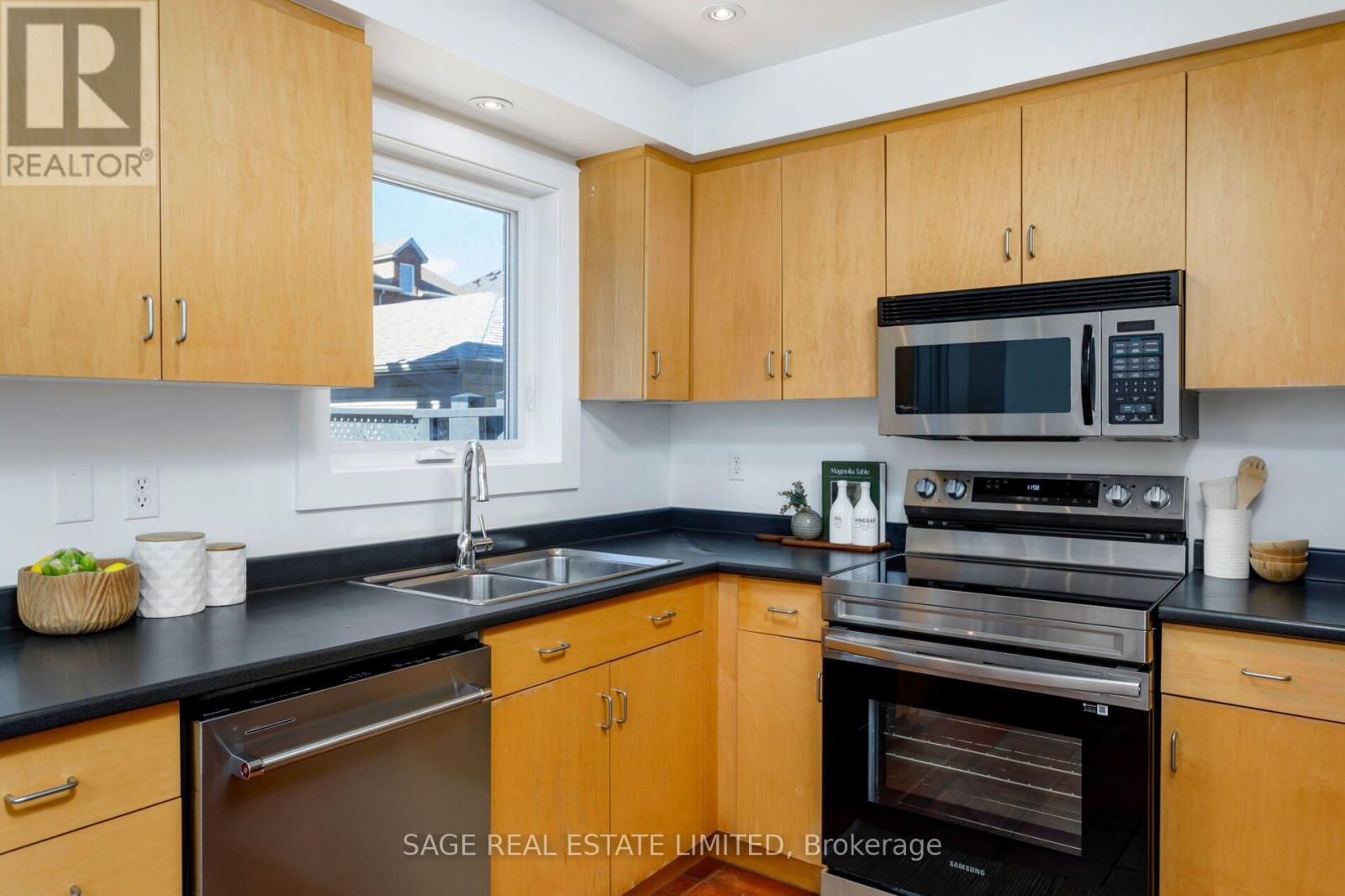 1176 Shaw Street, Toronto, Ontario  M6G 3N6 - Photo 15 - C13868484