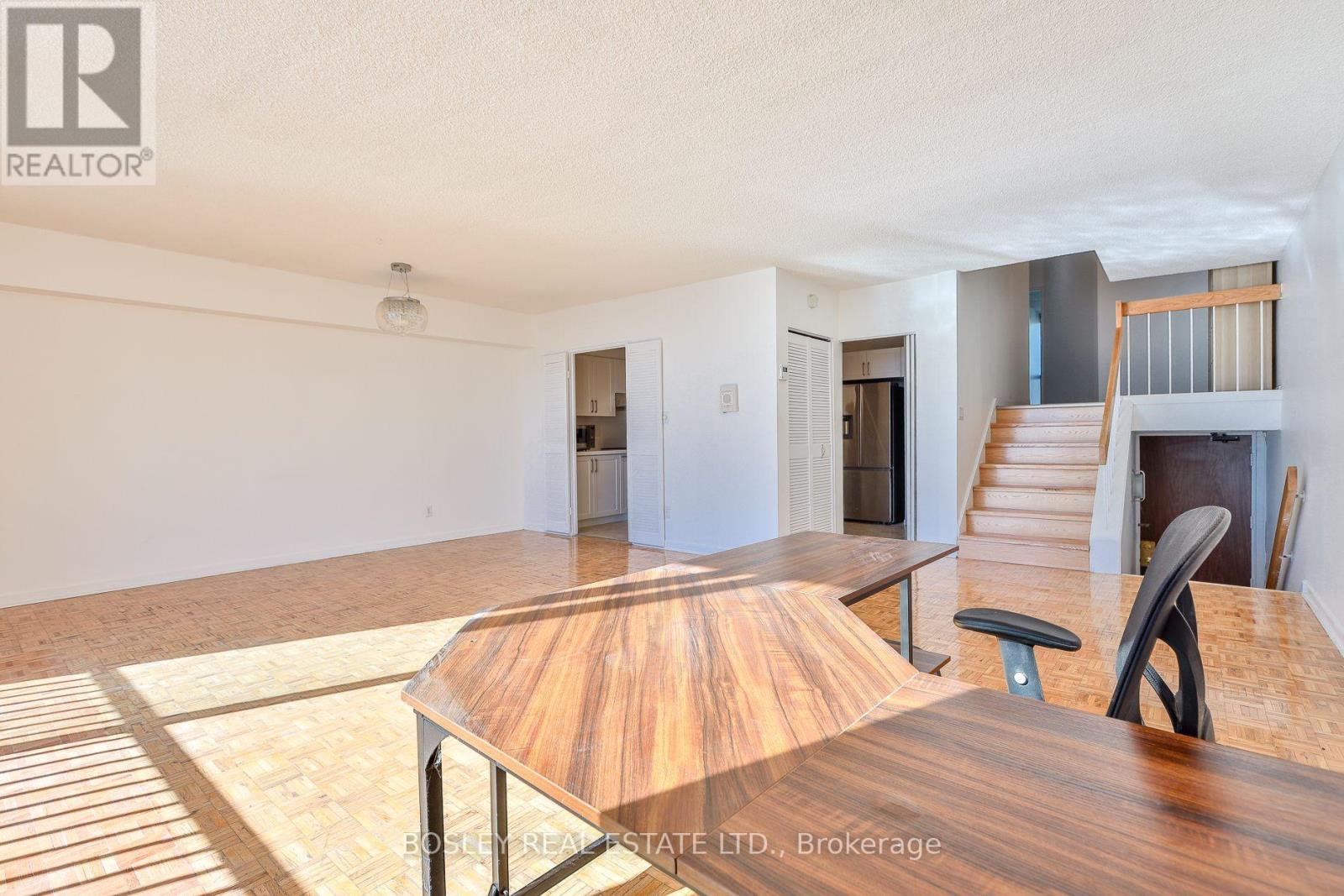 2825 - 33 Harbour Square, Toronto, Ontario  M5J 2Z6 - Photo 3 - C13868510
