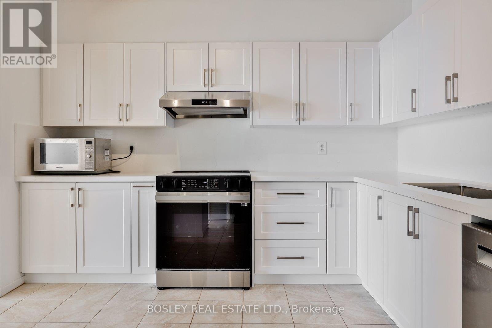 2825 - 33 Harbour Square, Toronto, Ontario  M5J 2Z6 - Photo 5 - C13868510