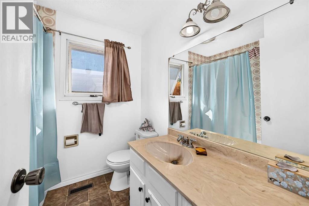 102 4 Avenue Se, High River, Alberta T1V 1G3 - Photo 30 - A2348611