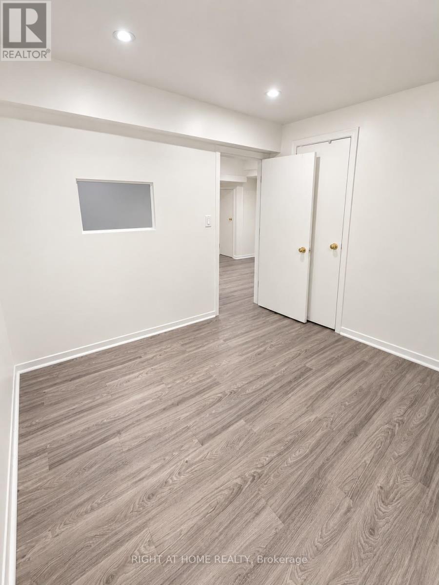 32 Aranka Court, Richmond Hill, Ontario  L4C 7T9 - Photo 10 - N13868250