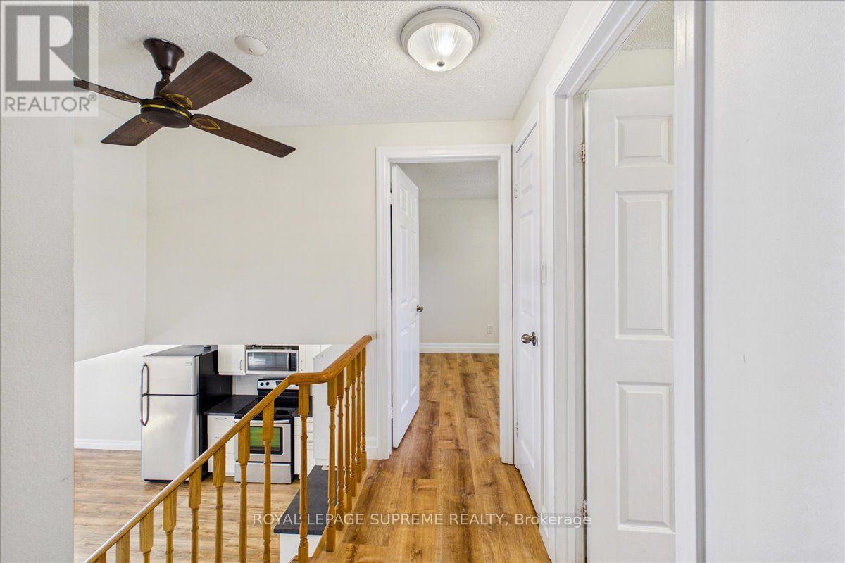 Upper - 46 Ridgeway Avenue, Barrie (Allandale Heights), Ontario  L4N 5L2 - Photo 11 - S13868324