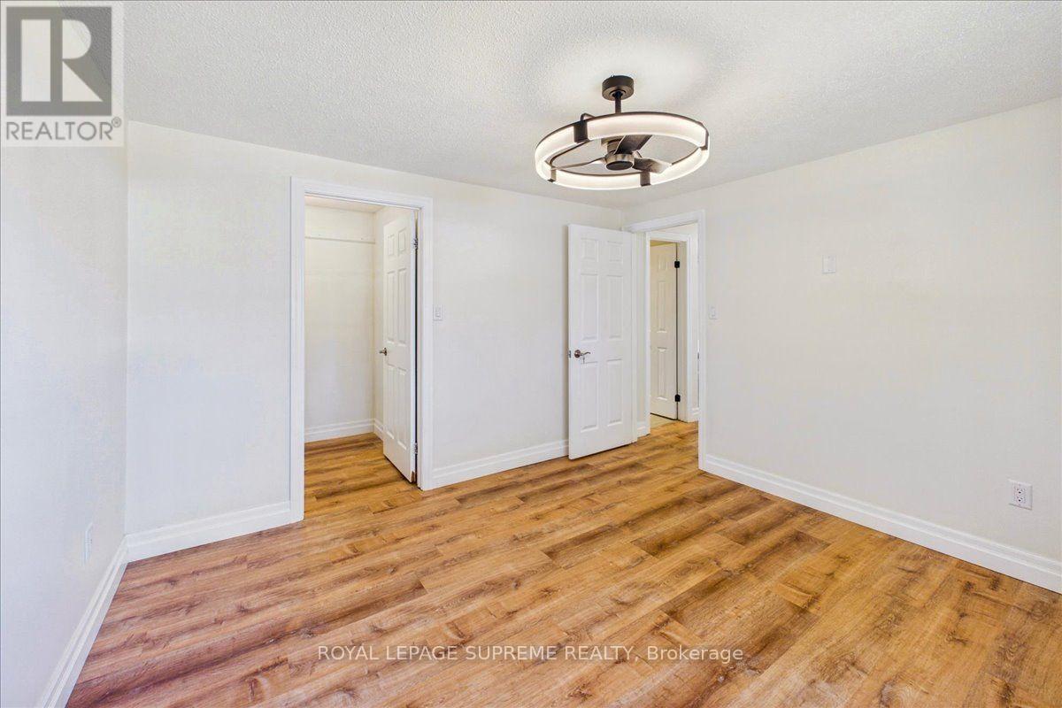 Upper - 46 Ridgeway Avenue, Barrie (Allandale Heights), Ontario  L4N 5L2 - Photo 12 - S13868324