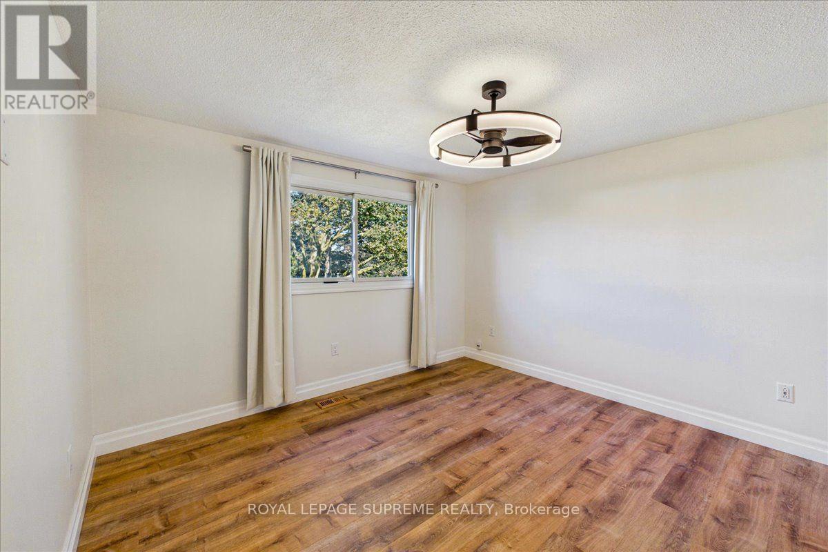 Upper - 46 Ridgeway Avenue, Barrie (Allandale Heights), Ontario  L4N 5L2 - Photo 13 - S13868324