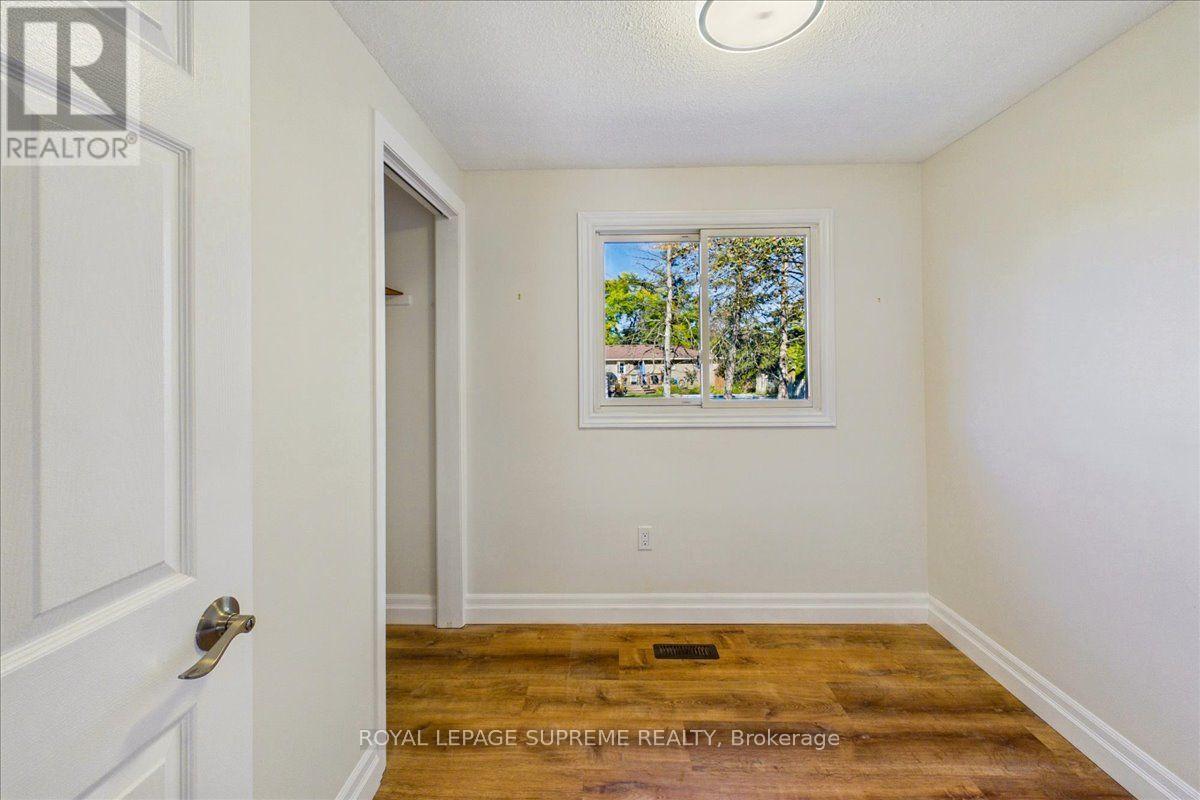 Upper - 46 Ridgeway Avenue, Barrie (Allandale Heights), Ontario  L4N 5L2 - Photo 14 - S13868324