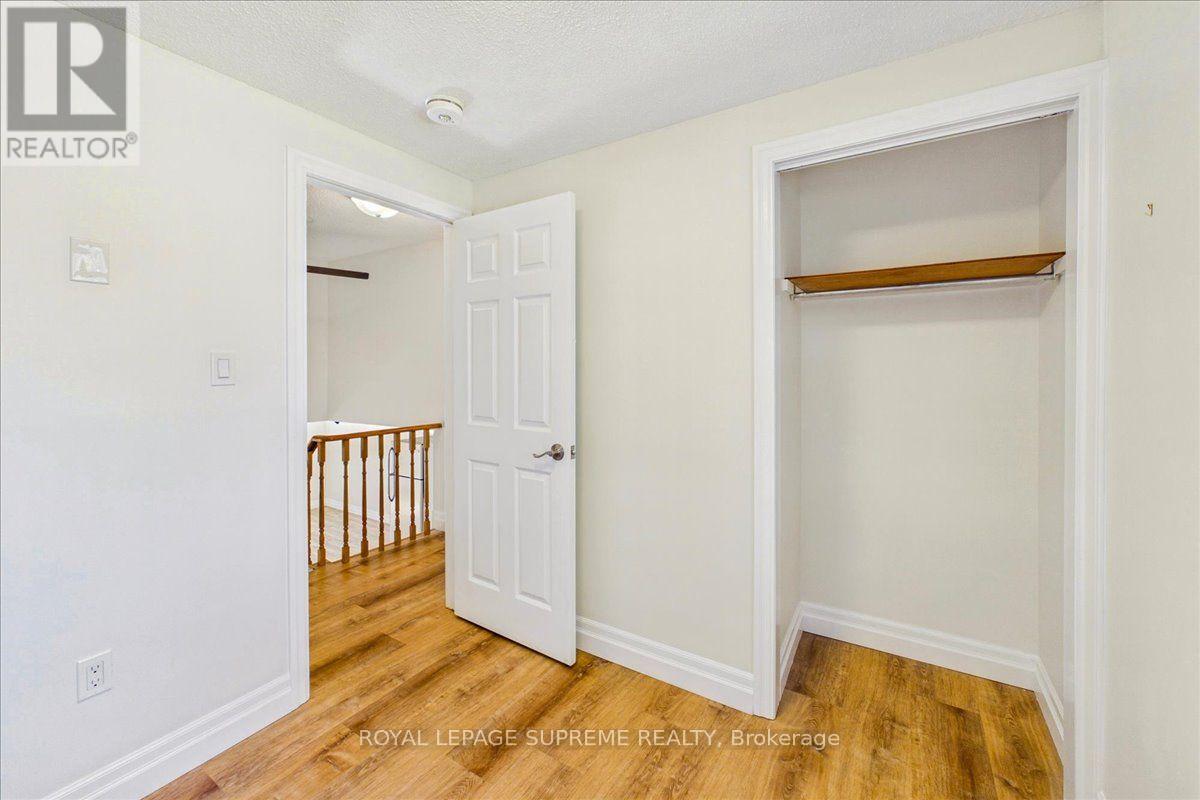 Upper - 46 Ridgeway Avenue, Barrie (Allandale Heights), Ontario  L4N 5L2 - Photo 15 - S13868324