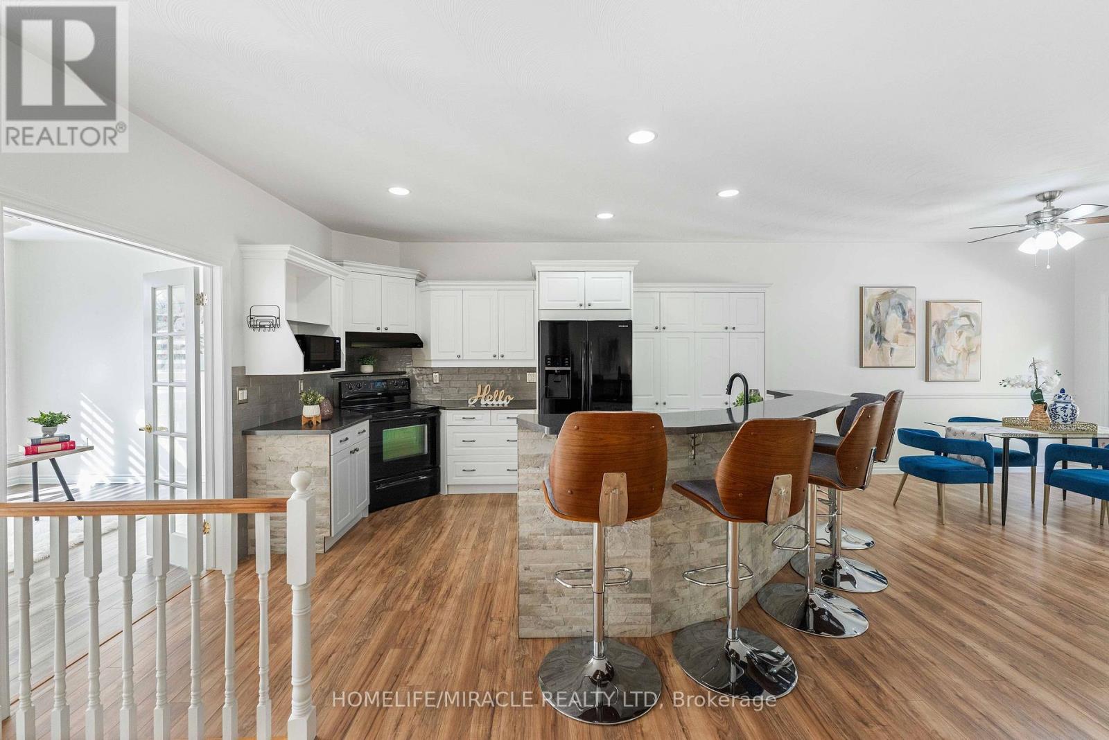 30 Dove Crescent, Barrie (Ardagh), Ontario  L4N 7Z3 - Photo 11 - S13868468