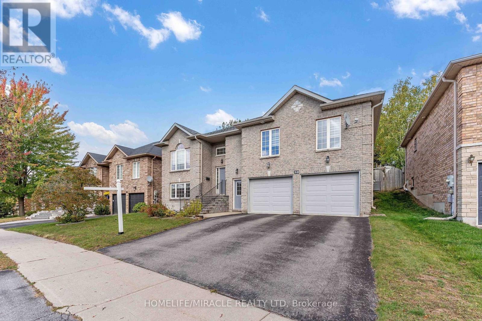 30 Dove Crescent, Barrie (Ardagh), Ontario  L4N 7Z3 - Photo 2 - S13868468