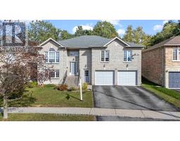 30 DOVE CRESCENT, Barrie, Ontario