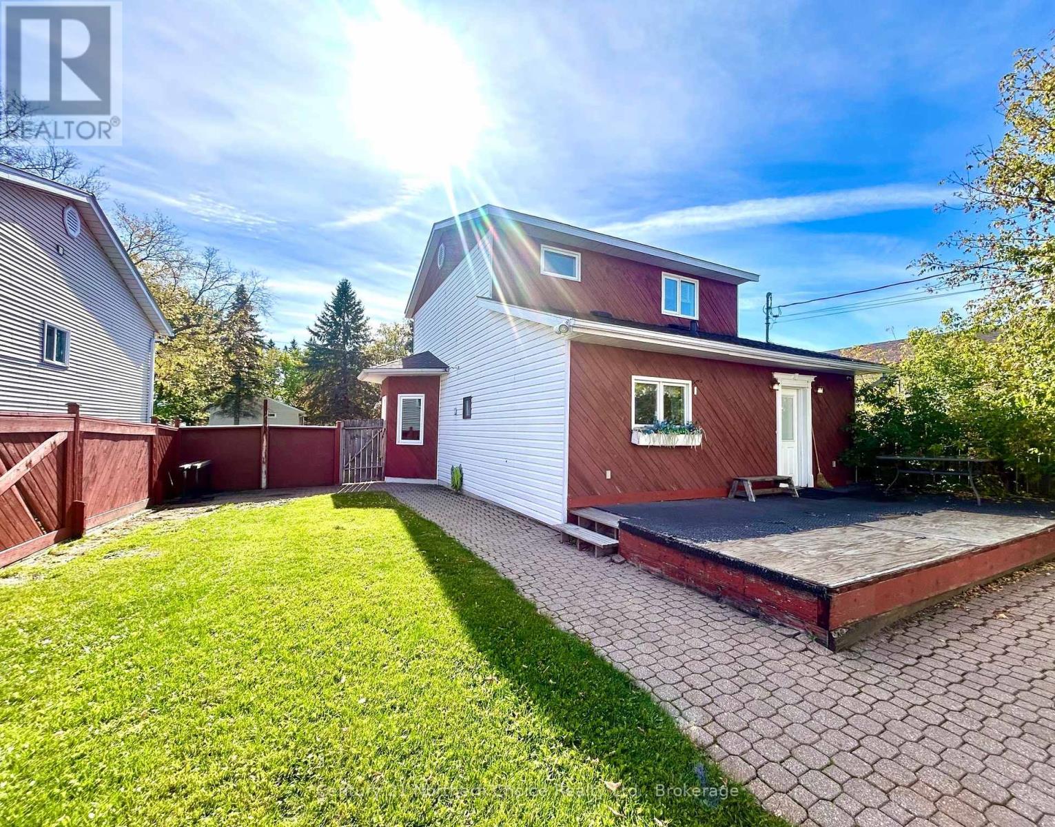 626 Second Street West, Fort Frances, Ontario  P9A 2Z8 - Photo 2 - X13532864