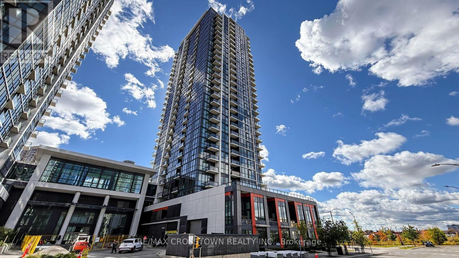 402 - 75 Eglinton Avenue W, Mississauga, Ontario  L5R 0E5 - Photo 2 - W13868312
