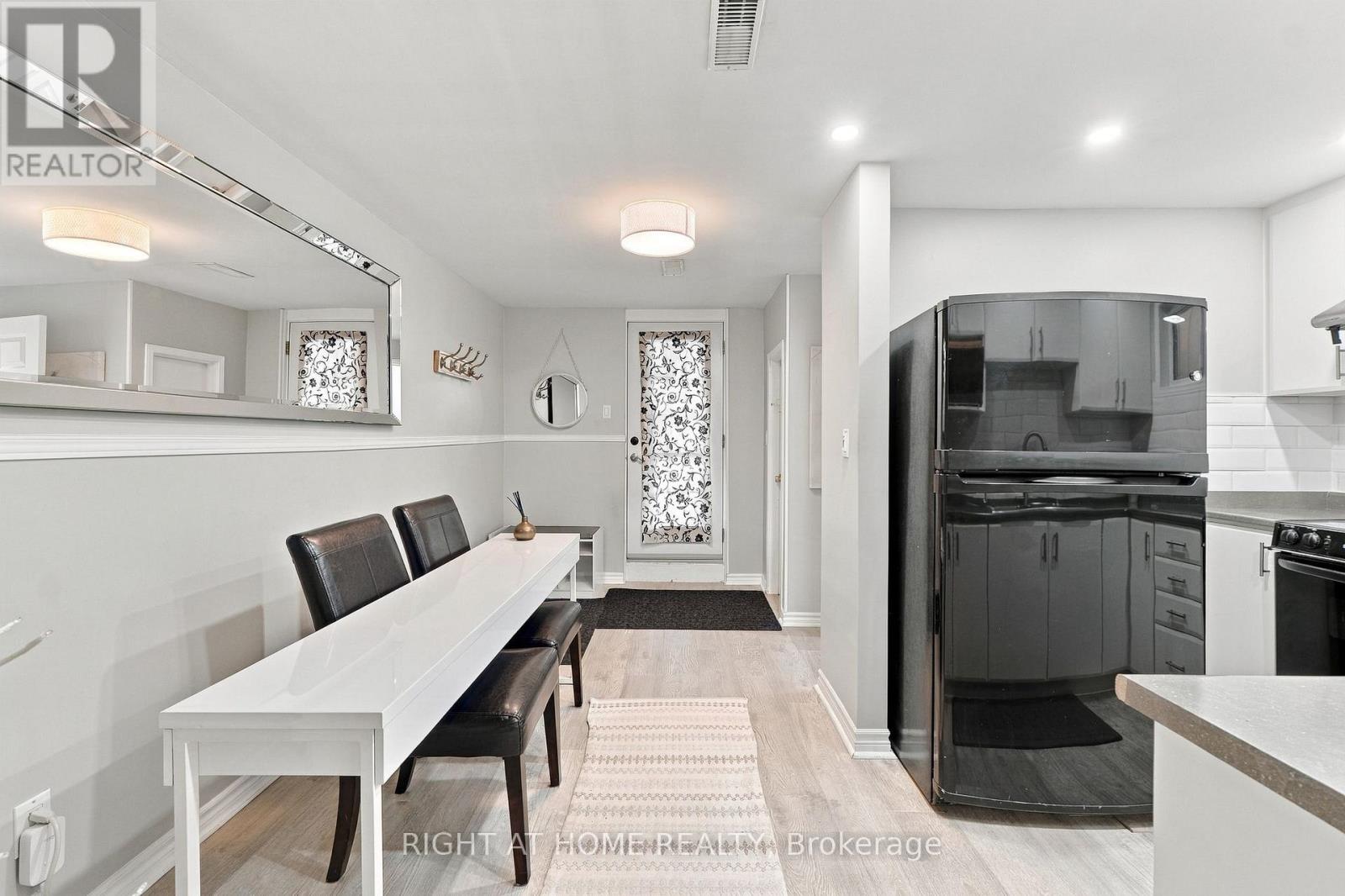 1963 Carrera Lane, Mississauga, Ontario  L5J 1C6 - Photo 30 - W13868314