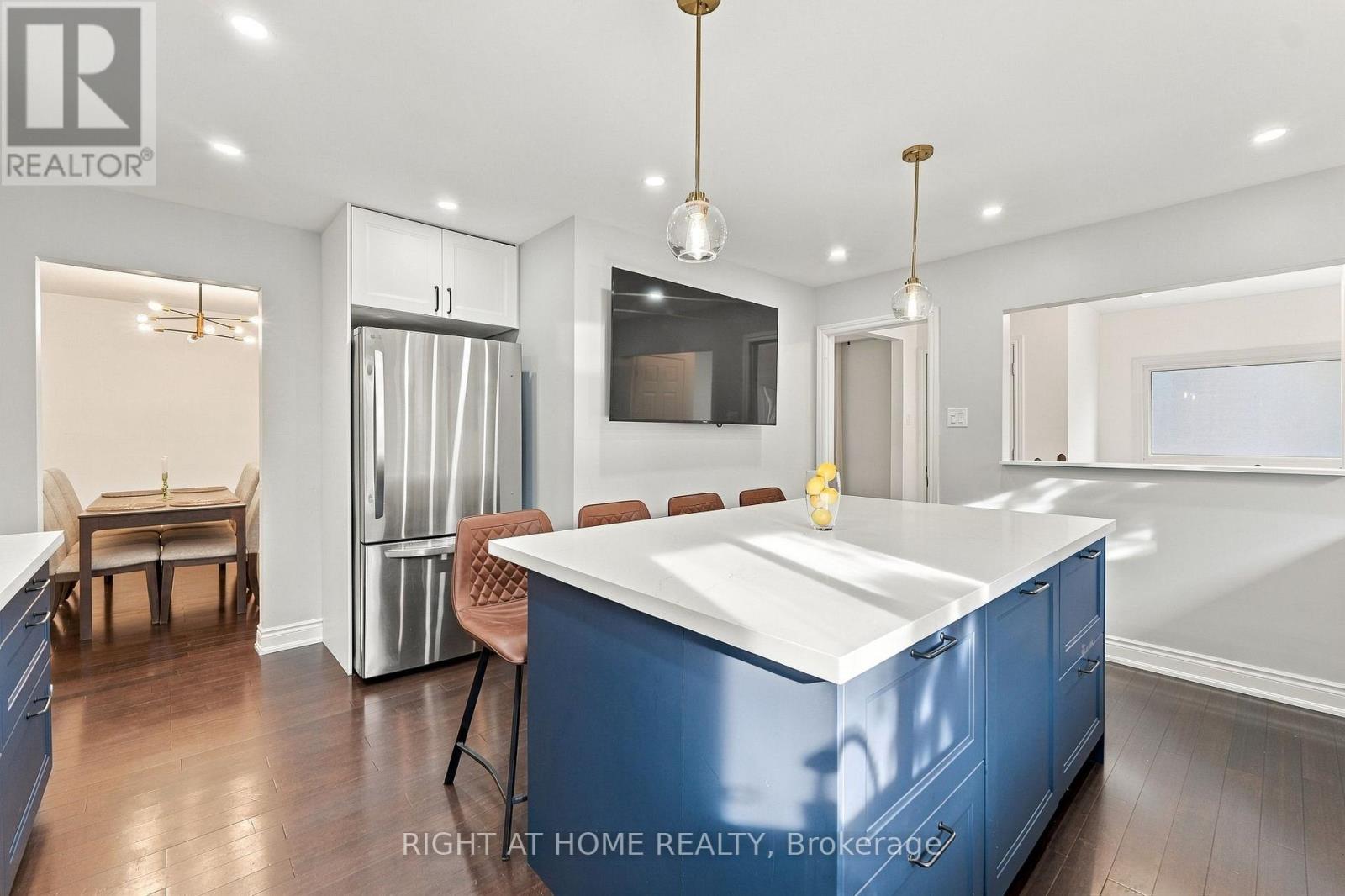 1963 Carrera Lane, Mississauga, Ontario  L5J 1C6 - Photo 4 - W13868314