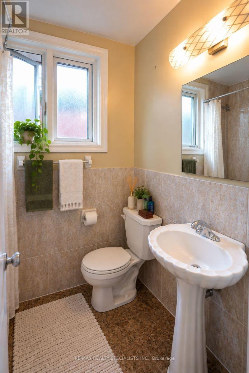 3 - 163 Morrison Avenue, Toronto, Ontario  M6E 1M7 - Photo 4 - W13868358