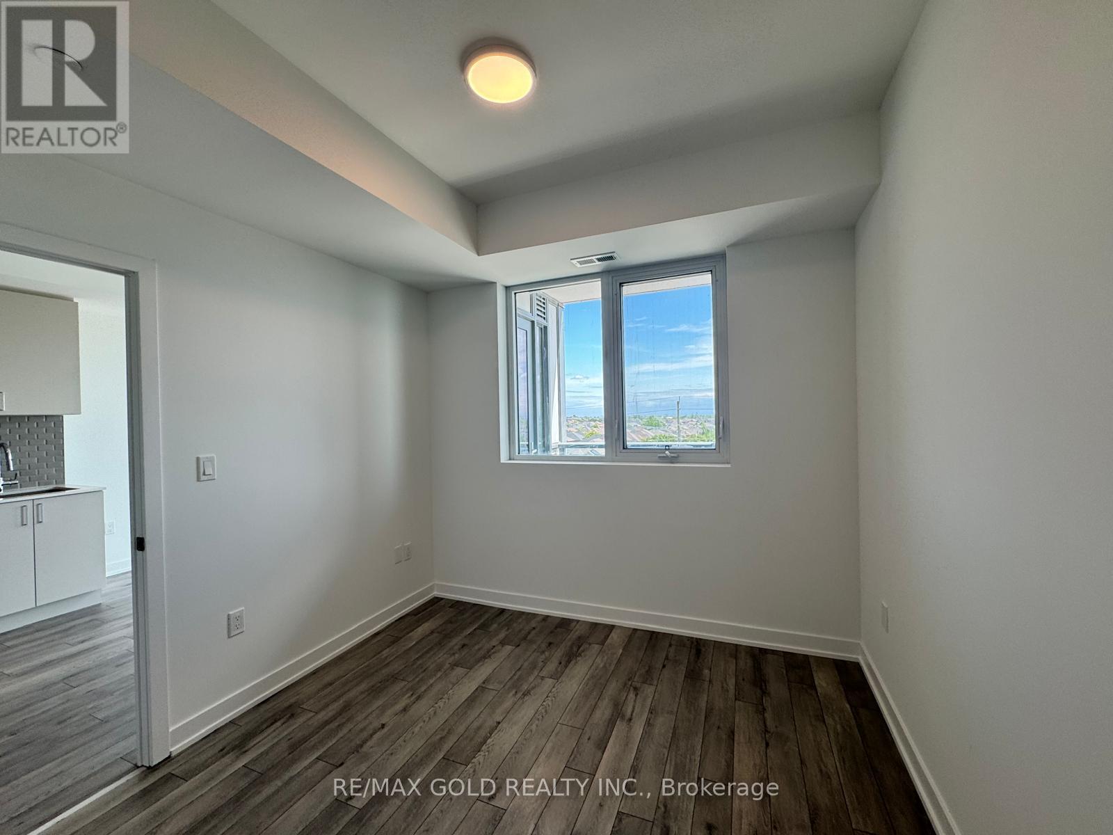 622 - 1005 DUNDAS STREET E